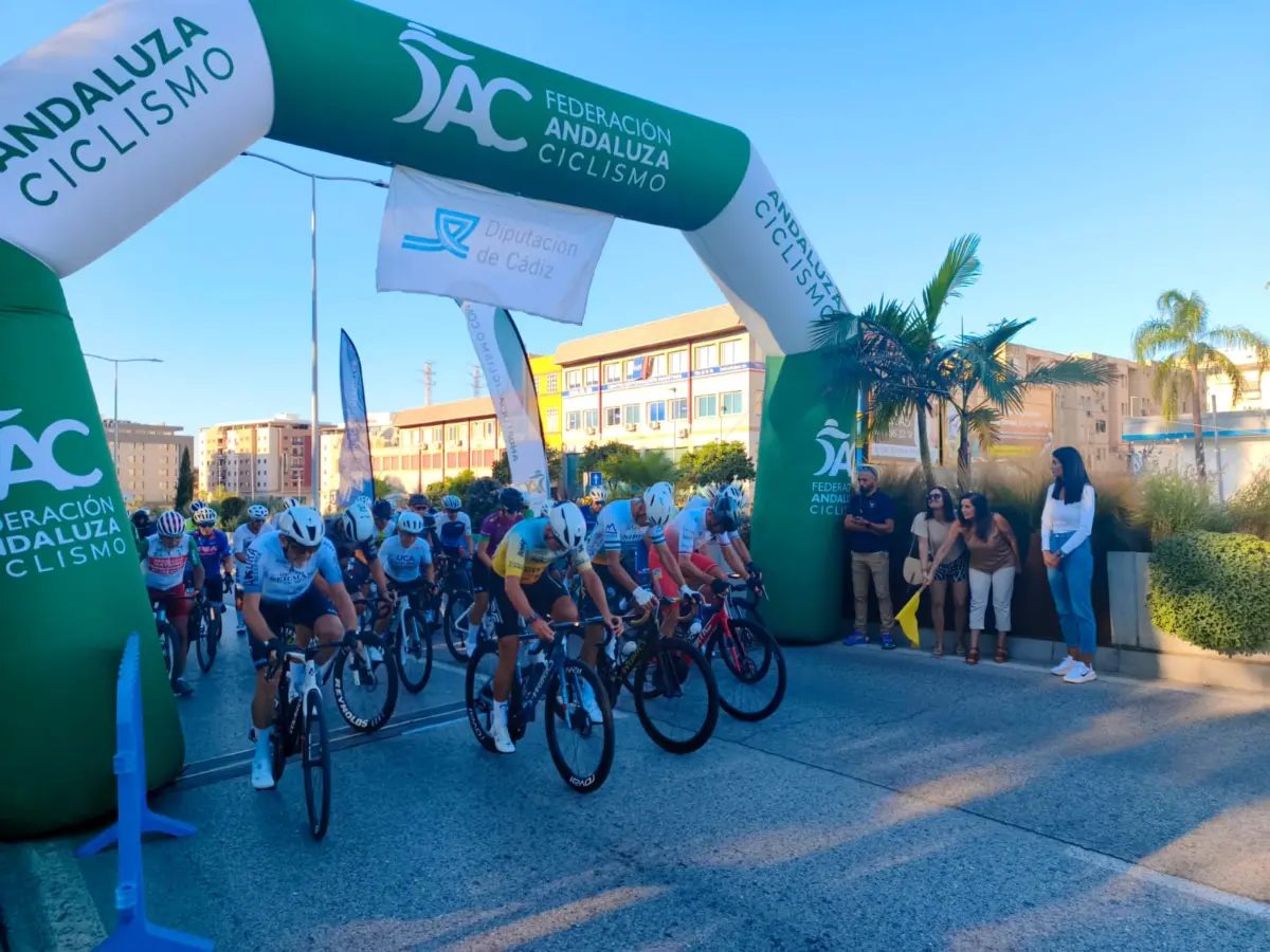 Más de 200 ciclistas participan en la XV Clásica de Algeciras
